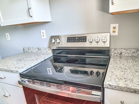 393 Laurel Avenue APT 415, Bridgeport CT 06605