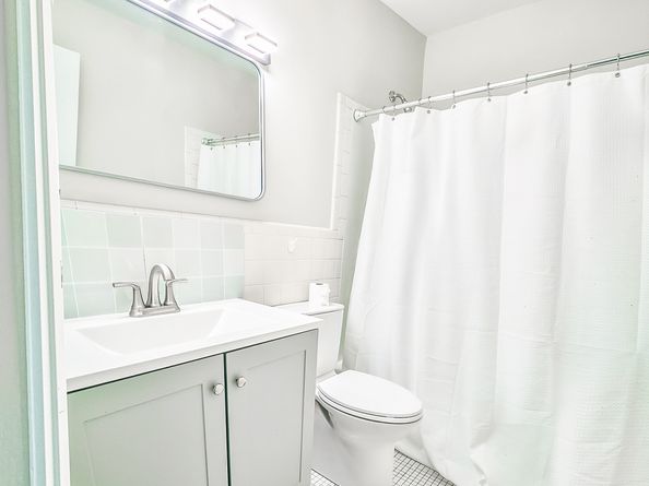 393 Laurel Avenue APT 415, Bridgeport CT 06605