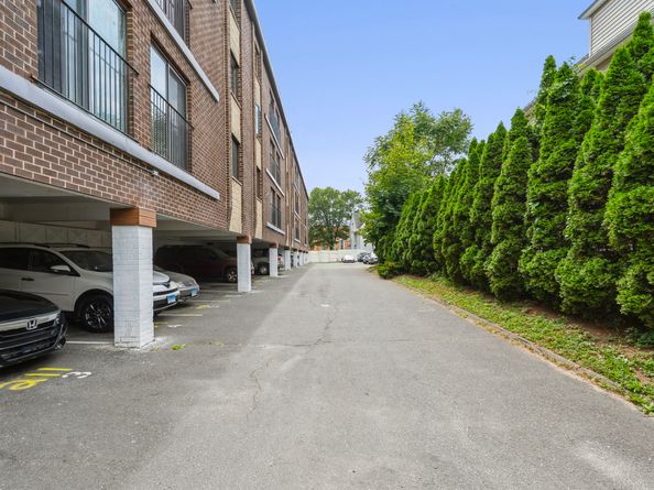 393 Laurel Avenue APT 415, Bridgeport CT 06605