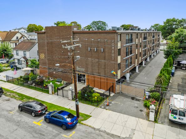 393 Laurel Avenue APT 415, Bridgeport CT 06605