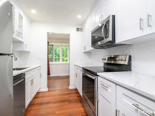 2700 Bedford Street G, Stamford CT 06905