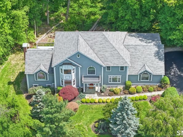 35 Hunting Ridge Road, Easton CT 06612
