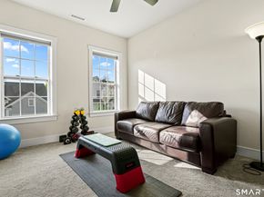 19 Enclave Circle 19, Newtown CT 06470