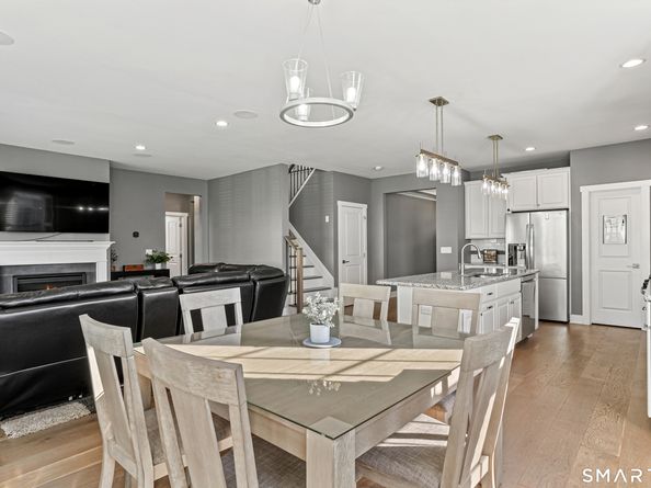 19 Enclave Circle 19, Newtown CT 06470