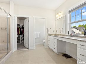 19 Enclave Circle 19, Newtown CT 06470