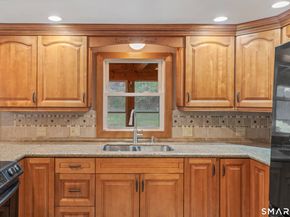 5 Harbor Ridge Road, Danbury CT 06811