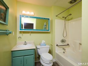 442 Asbury Ridge 442, Shelton CT 06484