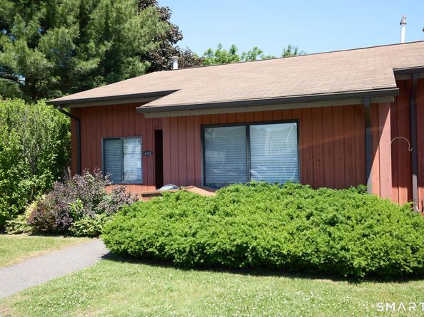 442 Asbury Ridge 442, Shelton CT 06484