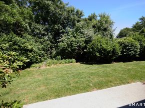 442 Asbury Ridge 442, Shelton CT 06484