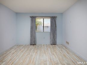 442 Asbury Ridge 442, Shelton CT 06484