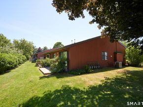 442 Asbury Ridge 442, Shelton CT 06484