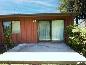 442 Asbury Ridge 442, Shelton CT 06484
