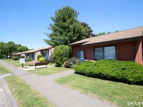 442 Asbury Ridge 442, Shelton CT 06484