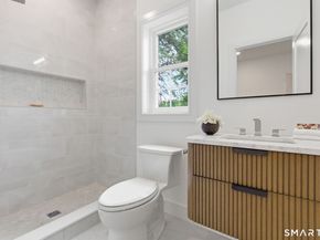 27 Suzanne Circle, Fairfield CT 06825