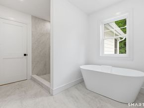 27 Suzanne Circle, Fairfield CT 06825
