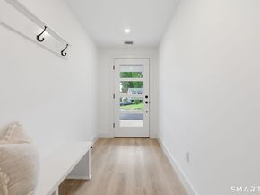 27 Suzanne Circle, Fairfield CT 06825