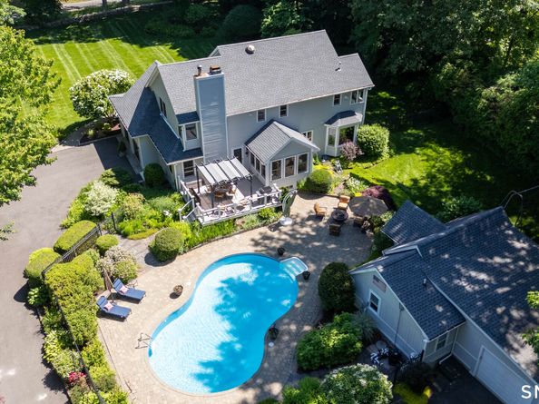 185 Center Road, Easton CT 06612