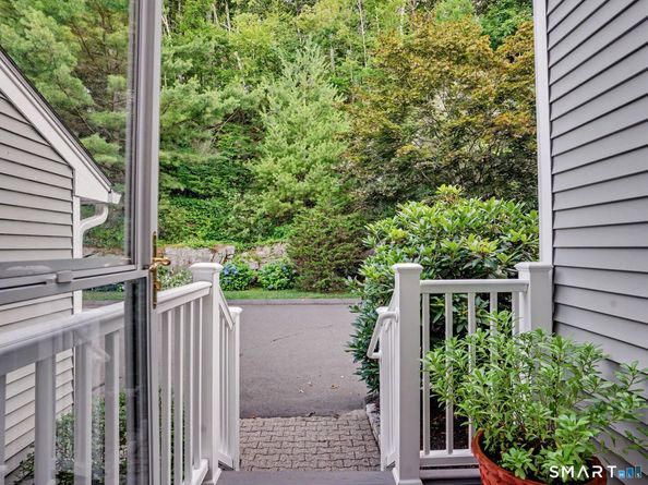66 Glen View 66, Wilton CT 06897