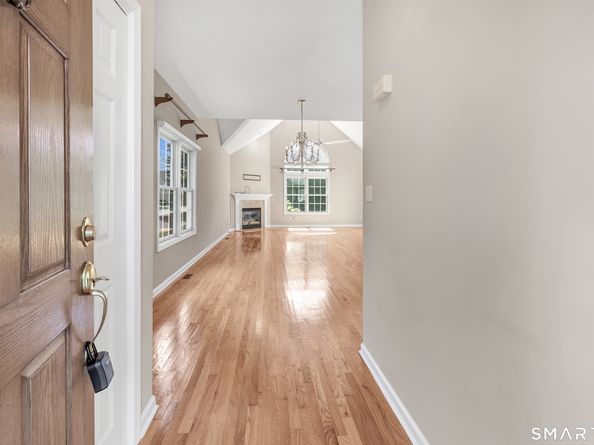 18 Wicklow Lane, Shelton CT 06484