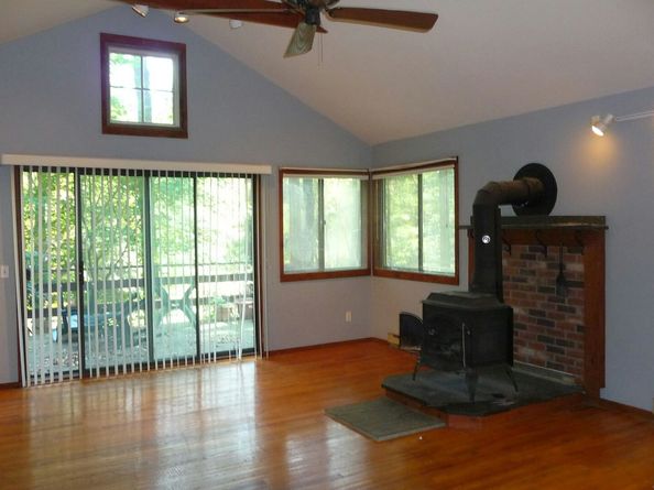32 Beeholm Road, Redding CT 06896