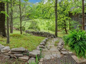 32 Beeholm Road, Redding CT 06896