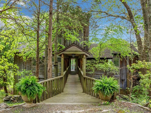 32 Beeholm Road, Redding CT 06896
