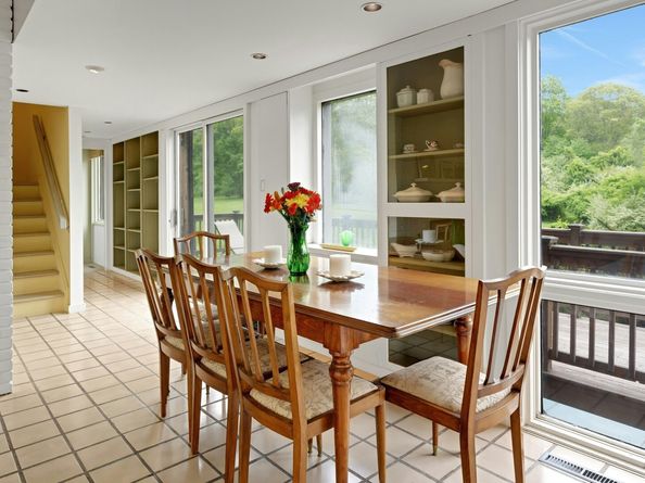 32 Beeholm Road, Redding CT 06896