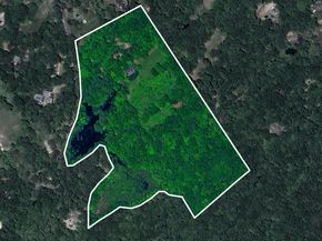 32 Beeholm Road, Redding CT 06896