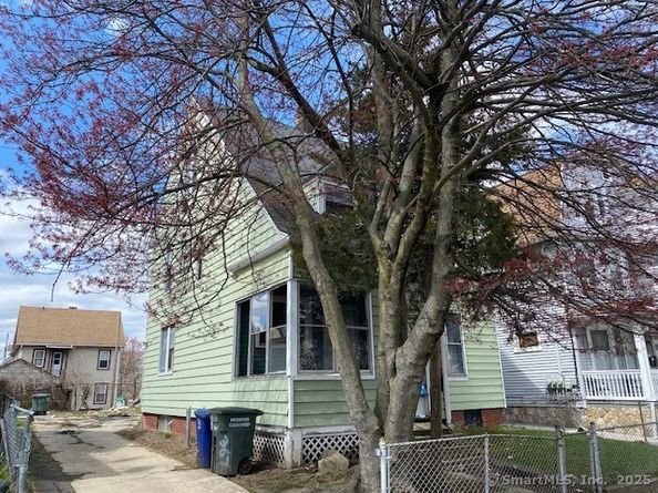 221 Bunnell Street, Bridgeport CT 06607