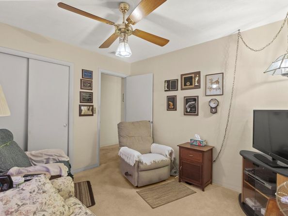 1577 NE 49th St, Oakland Park FL 33334