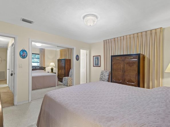 1577 NE 49th St, Oakland Park FL 33334