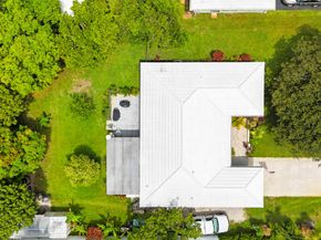 1577 NE 49th St, Oakland Park FL 33334