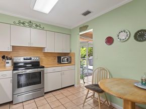 1577 NE 49th St, Oakland Park FL 33334