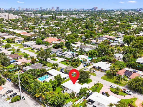 1577 NE 49th St, Oakland Park FL 33334