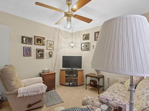 1577 NE 49th St, Oakland Park FL 33334