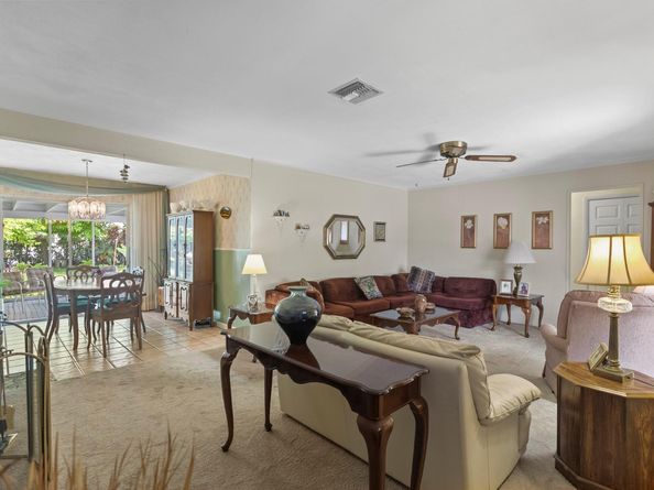 1577 NE 49th St, Oakland Park FL 33334