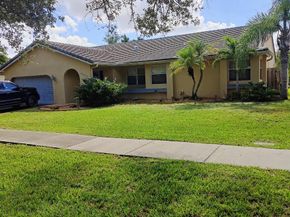 5221 Hawkes Bluff Ave, Davie FL 33331
