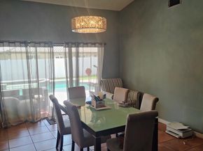 5221 Hawkes Bluff Ave, Davie FL 33331