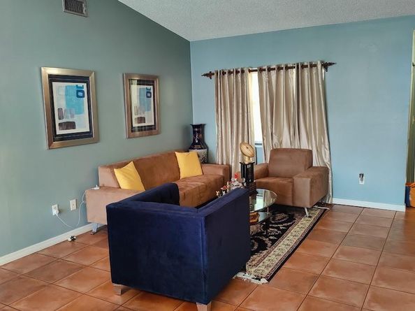5221 Hawkes Bluff Ave, Davie FL 33331
