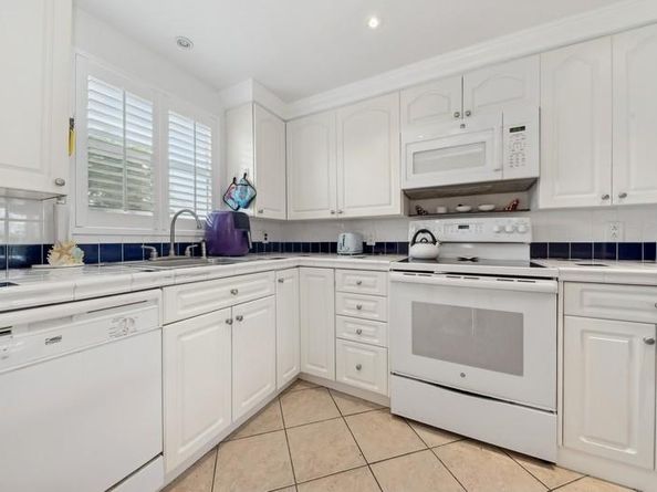 2030 Harwood D 2030, Deerfield Beach FL 33442