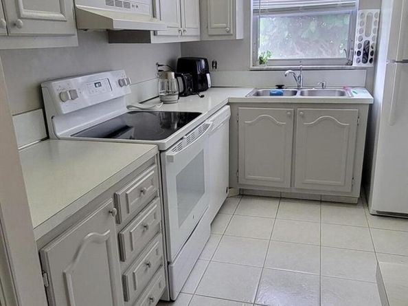 22795 SW 66th Avenue 105, Boca Raton FL 33428