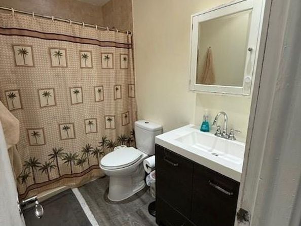 8040 SW 17 Pl 8040, Davie FL 33324