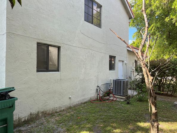 11530-32 NW 43rd St, Coral Springs FL 33065
