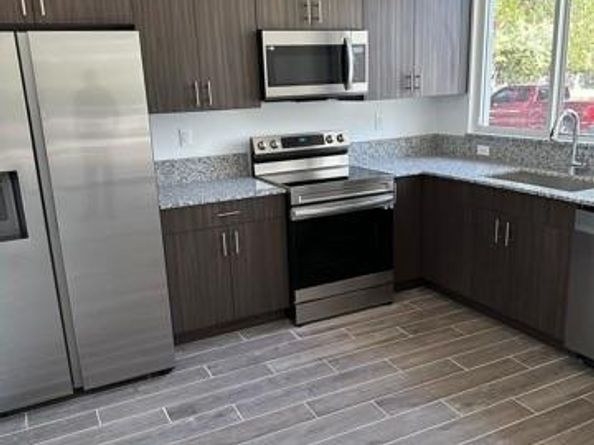 402 SE 22nd St 2, Fort Lauderdale FL 33316