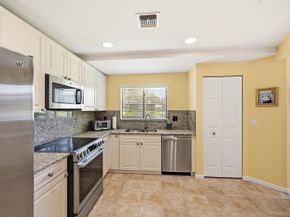 22 Lexington Lane W D, Palm Beach Gardens FL 33418