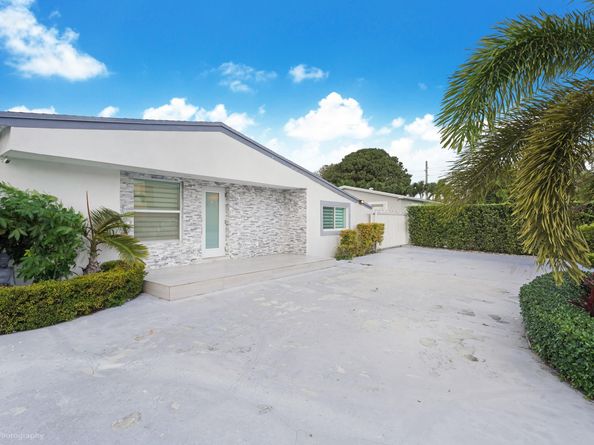 6660 W 13th Avenue, Hialeah FL 33012