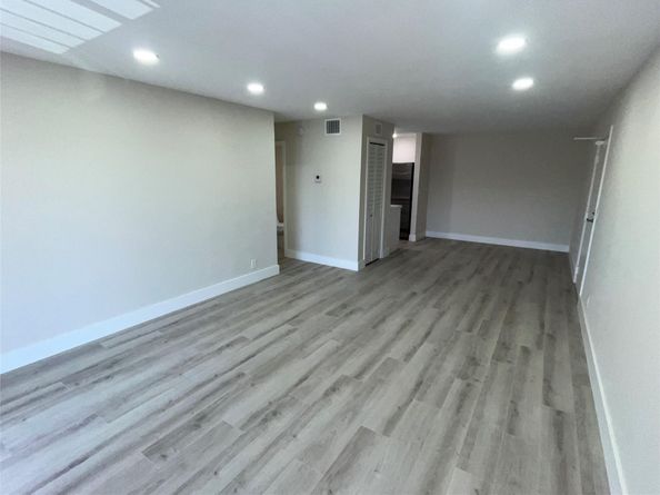 6407 Bay Club Drive 3, Fort Lauderdale FL 33308