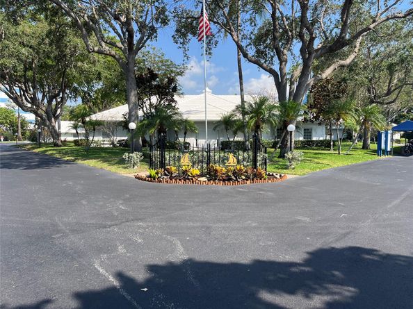 6407 Bay Club Drive 3, Fort Lauderdale FL 33308