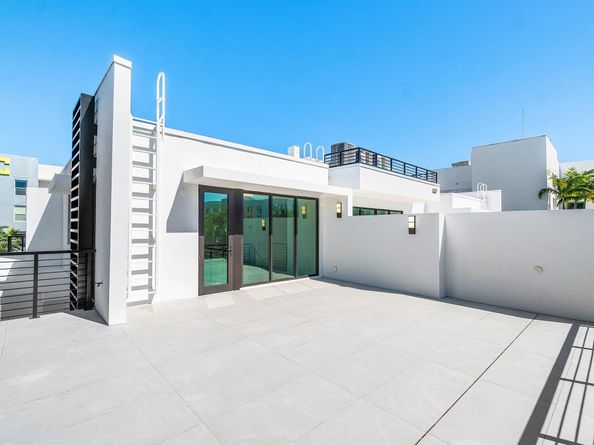 201 SE 4th Avenue, Delray Beach FL 33483