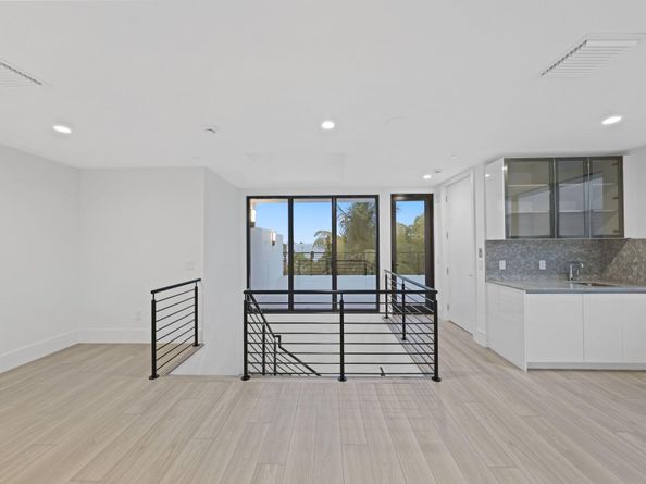 201 SE 4th Avenue, Delray Beach FL 33483